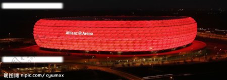 德国慕尼黑安联体育馆夜景图片
