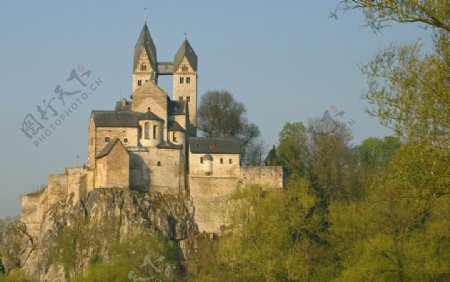 中世纪修道院庭院图片