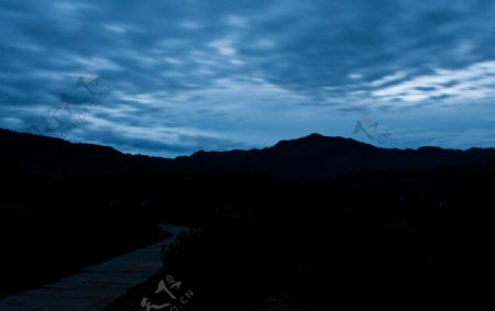 塔川之黎明前的黑暗图片