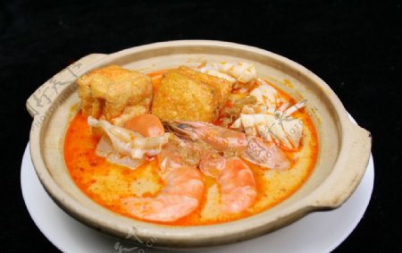 红咖喱海鲜煲图片
