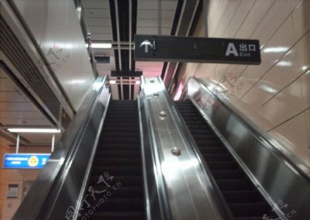 地铁电梯图片