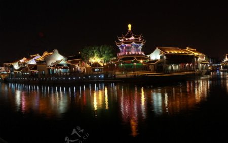 苏州七里山塘夜景图片