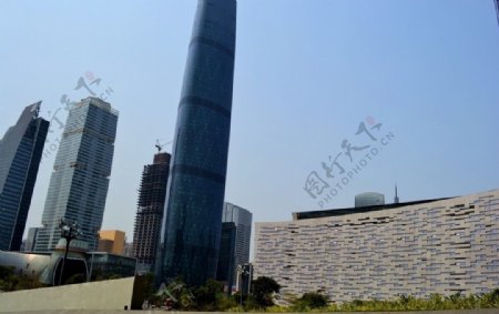 珠江新城西塔及广州图书馆图片