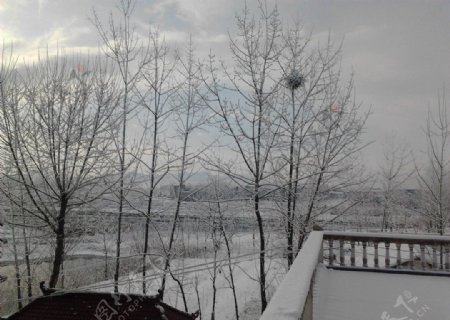 田园雪景图片