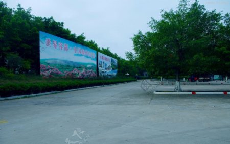 梅县机场机场外广场图片