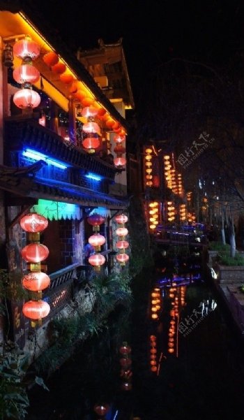 丽江古城的夜晚图片