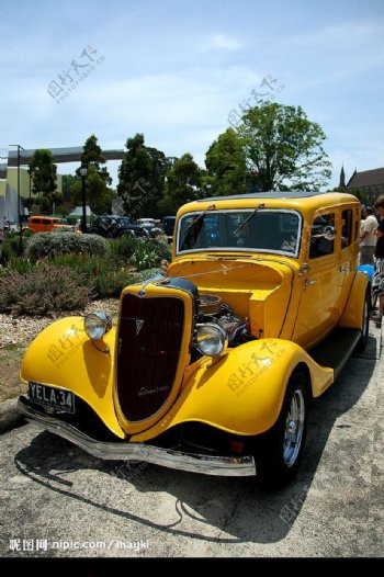 黄色古董车图片