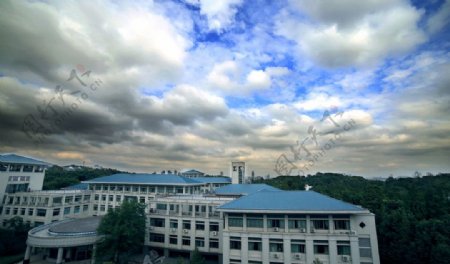 武汉大学法学院图片