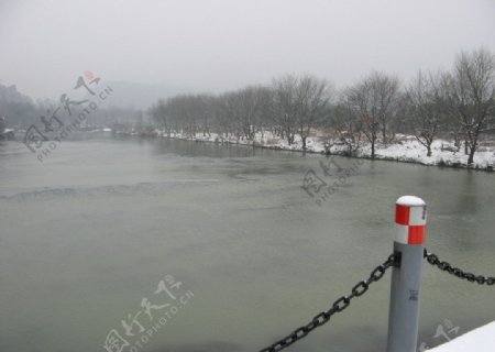 冬天河流图片