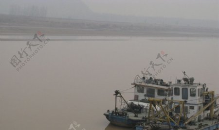 黄河渔船图片