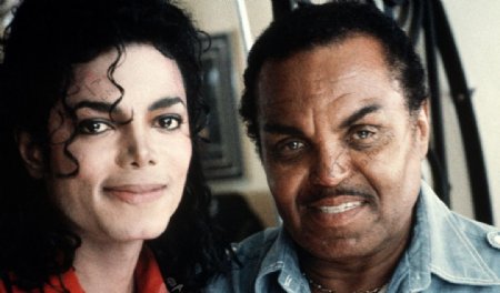 迈克尔183杰克逊与友人图片