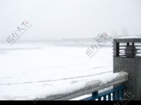 长春南湖大桥雪景图片