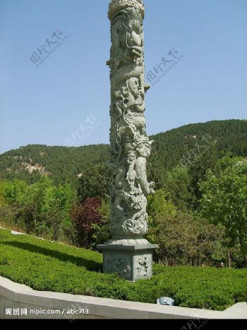 泰安天外村带龙的柱子图片