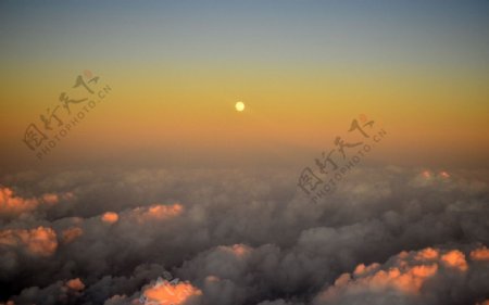 云海夕阳图片