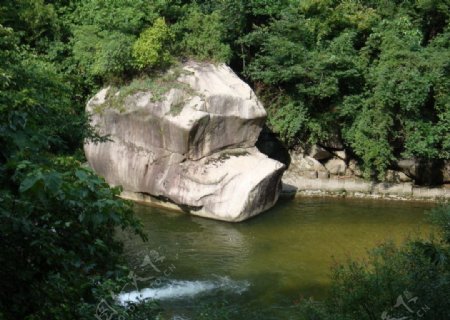 龙潭沟风光之八戒饮水图片