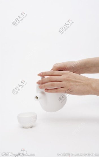 沏茶倒茶图片