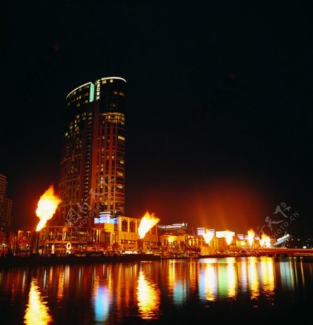 维多利亚喷火夜景图片