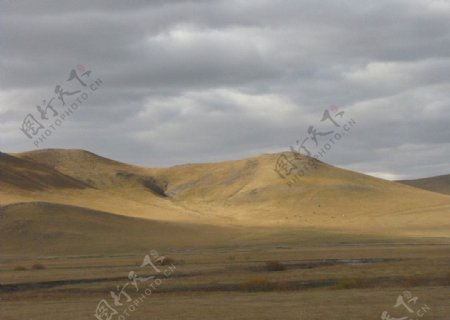草原山丘图片