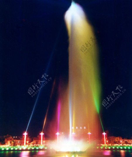 河源亚洲第一高喷泉图片
