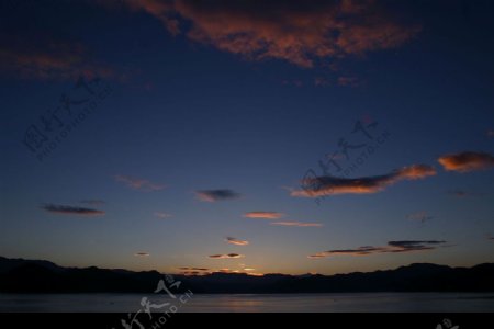 泸沽湖日出之三图片