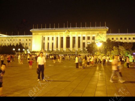 人民大会堂广场前夜景图片