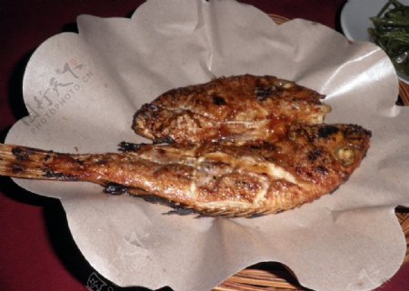 巴厘岛海边烤鱼图片
