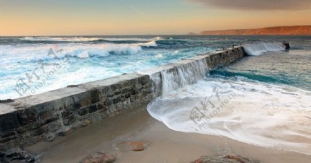 海岸线风景图片