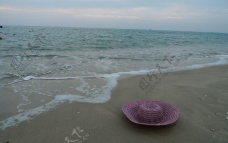 海边草帽图片