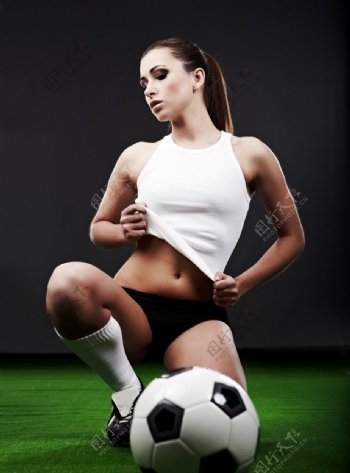 足球女孩图片
