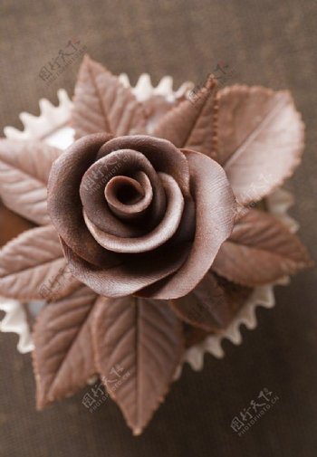 巧克力甜点花朵图片