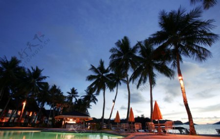 瑙鲁私人度假村黄昏景色图片