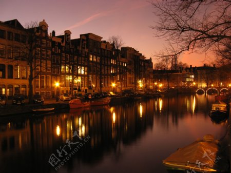 荷兰阿姆斯特丹大运河夜景图片