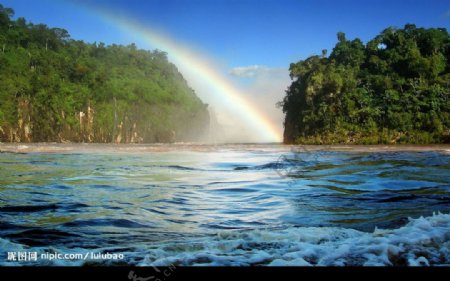 巴西伊瓜苏瀑布彩虹图片