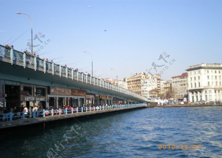 桥下餐厅图片
