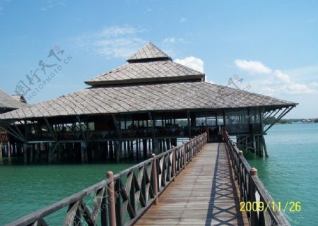 印尼民丹岛蝰龙海上餐厅图片