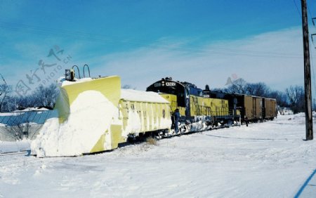 雪后的火车站图片