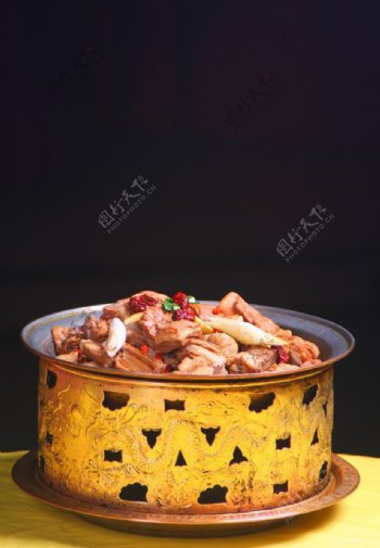 藏牦牛红汤锅图片