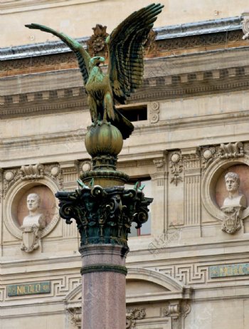 巴黎巴黎歌剧院外的雕塑图片