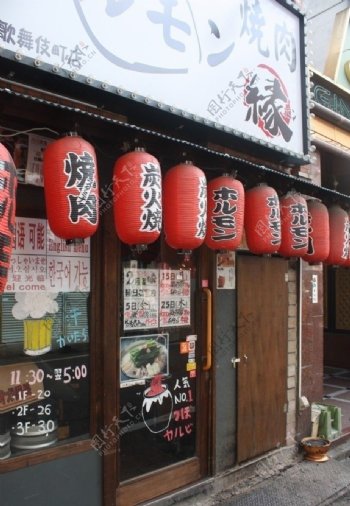 日本新宿街头小店图片