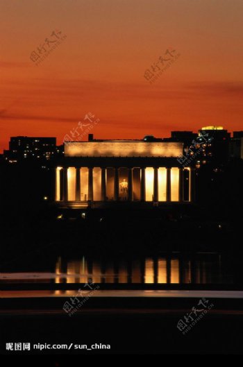 夜幕中美国国会大厦图片