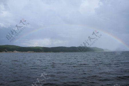 龙凤山水雨后彩虹图片