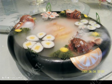冰镇海螺拼寿司图片