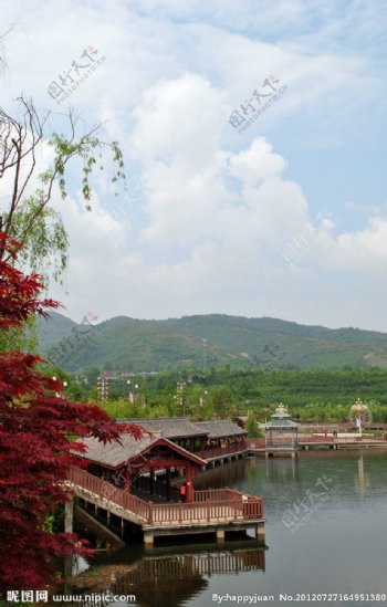 红枫山水图片
