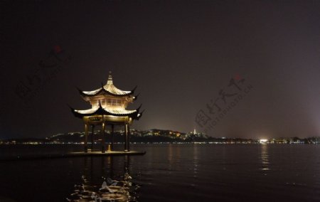 杭州西湖夜景图片