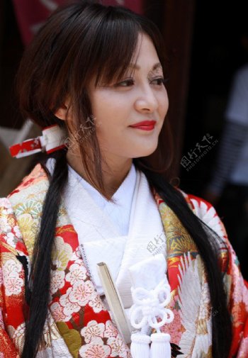 穿和服浓妆的日本妇女图片