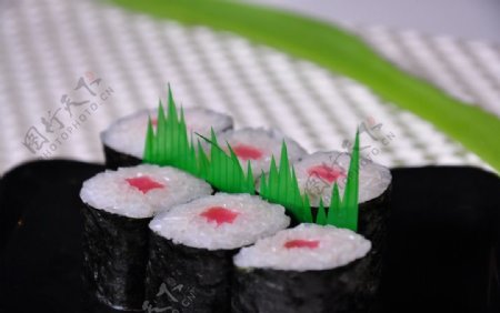 铁火卷寿司图片