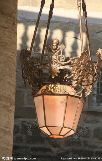 梵蒂冈圣彼得大教堂灯图片