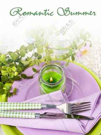 餐具餐桌餐巾图片