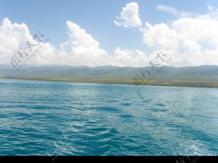 青海湖岸图片