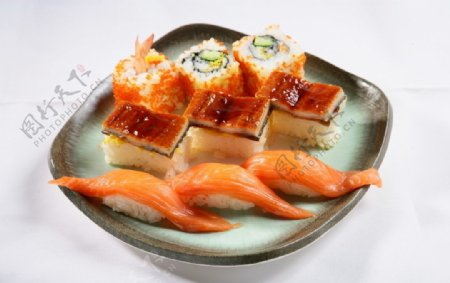 寿司饭团图片